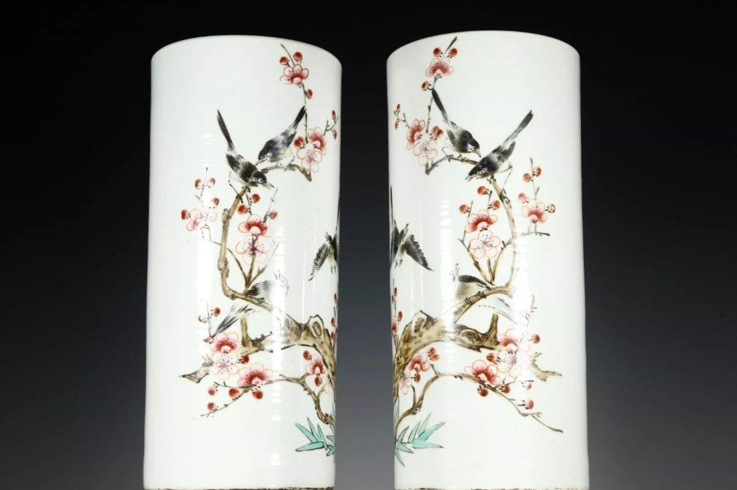 A Pair Rare Qing Dynasty YongZheng Porcelain Famille Rose Magpie and Flower Vase