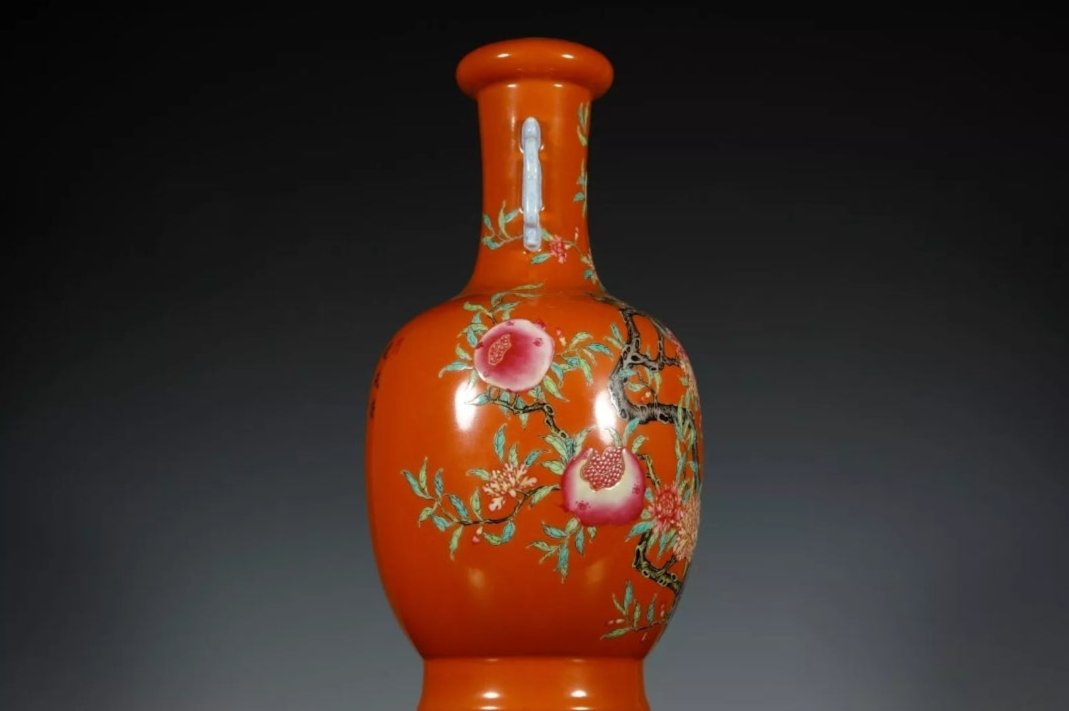 Fine ANTIQUE Rare Qing Dynasty Chinese  Porcelain Famille Rose Flower and Peach Vase