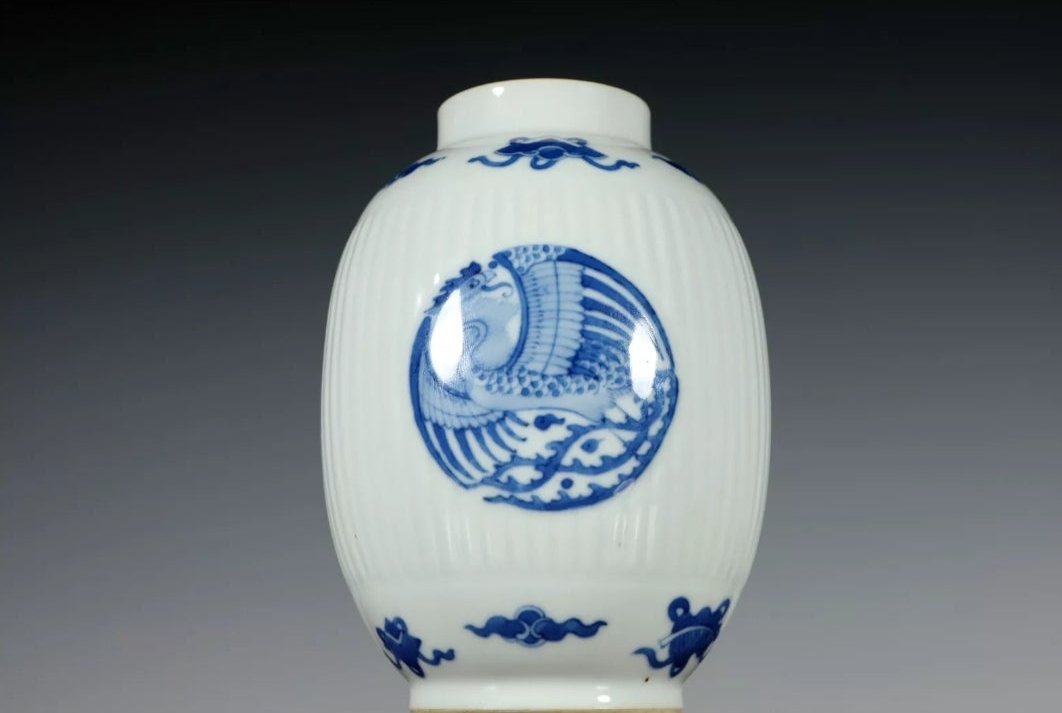 ANTIQUE Fine Rare Qing Dynasty Chinese Porcelain Blue and White Phoenix Pot