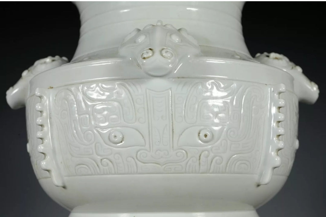 ANTIQUE Fine Rare Qing Dynasty Chinese Porcelain White Glaze Four Sheep Head Vase