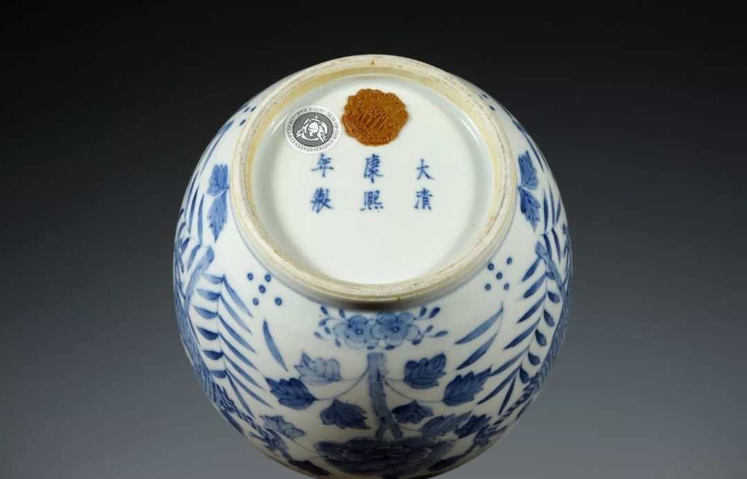 Fine Rare Qing Dynasty Chinese Porcelain Blue and White Flowers Dragons Gourd Vase